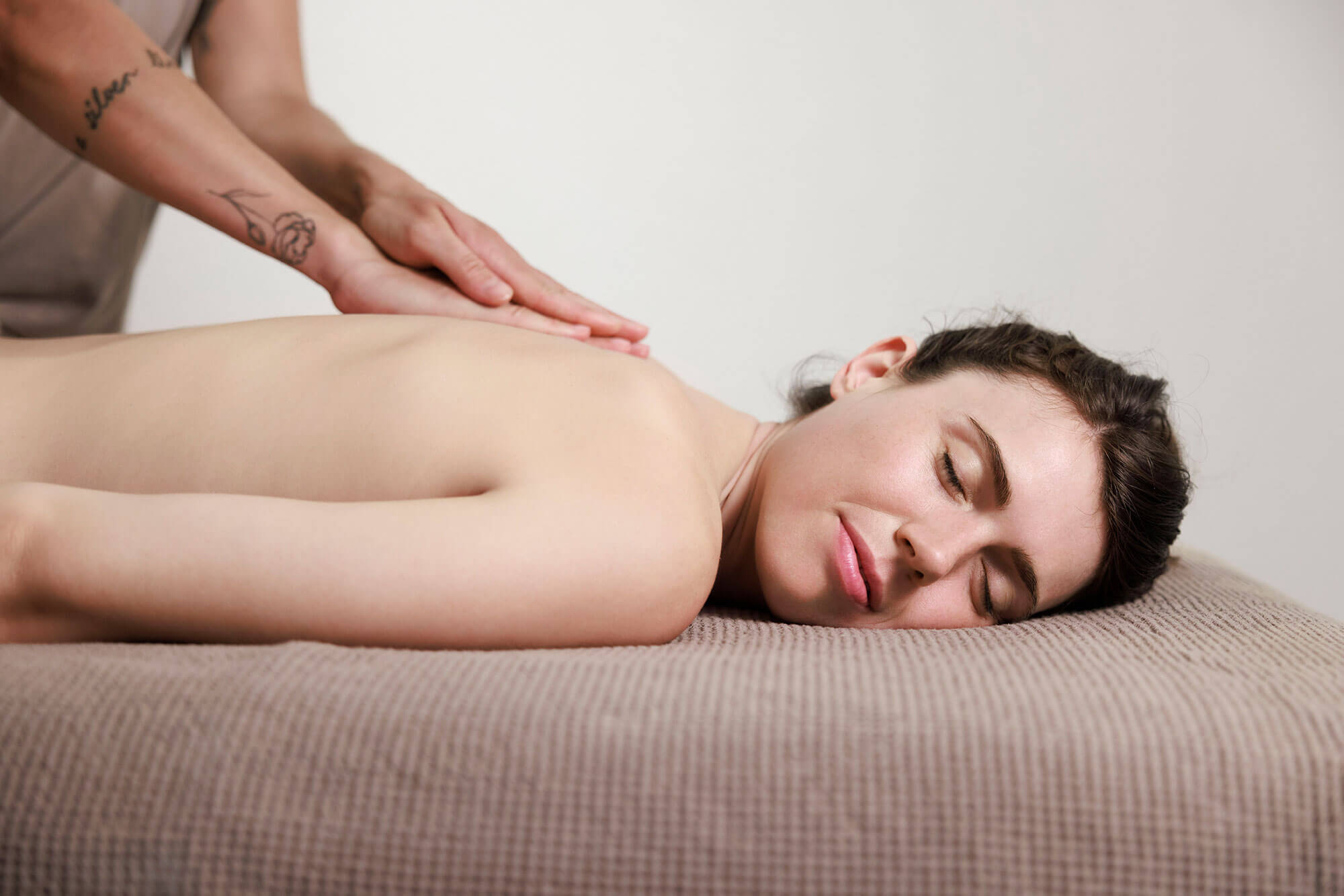 ayurvedabaern-olivia-gobeli-massage